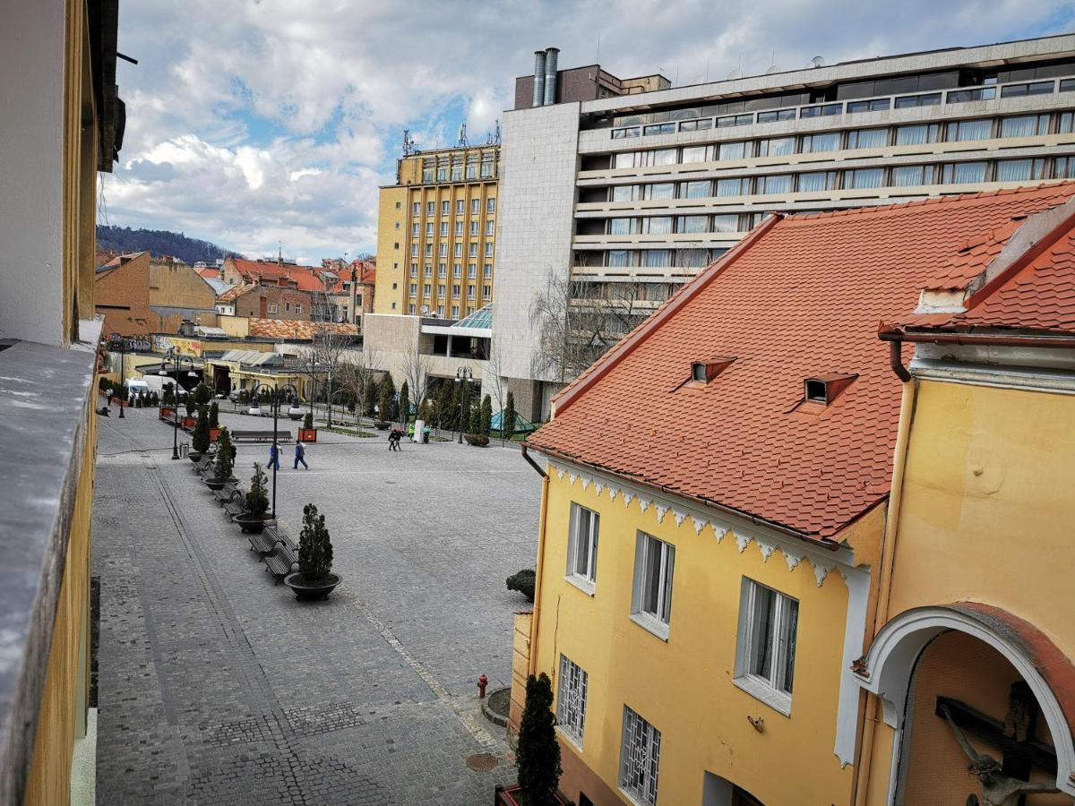 Crystal Central Apartment Braşov Esterno foto