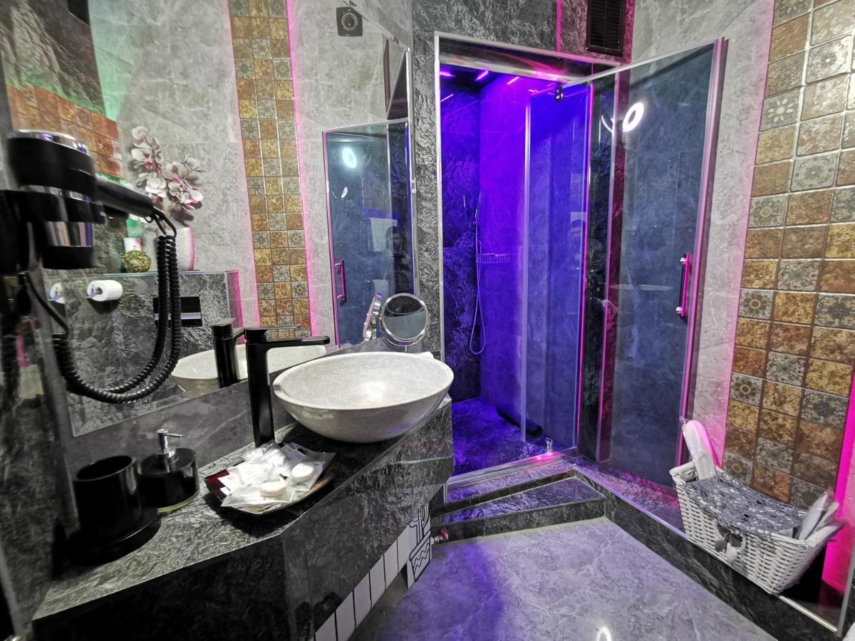 Crystal Central Apartment Braşov Esterno foto