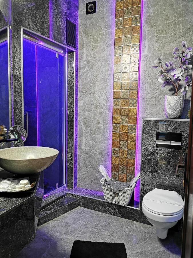 Crystal Central Apartment Braşov Esterno foto