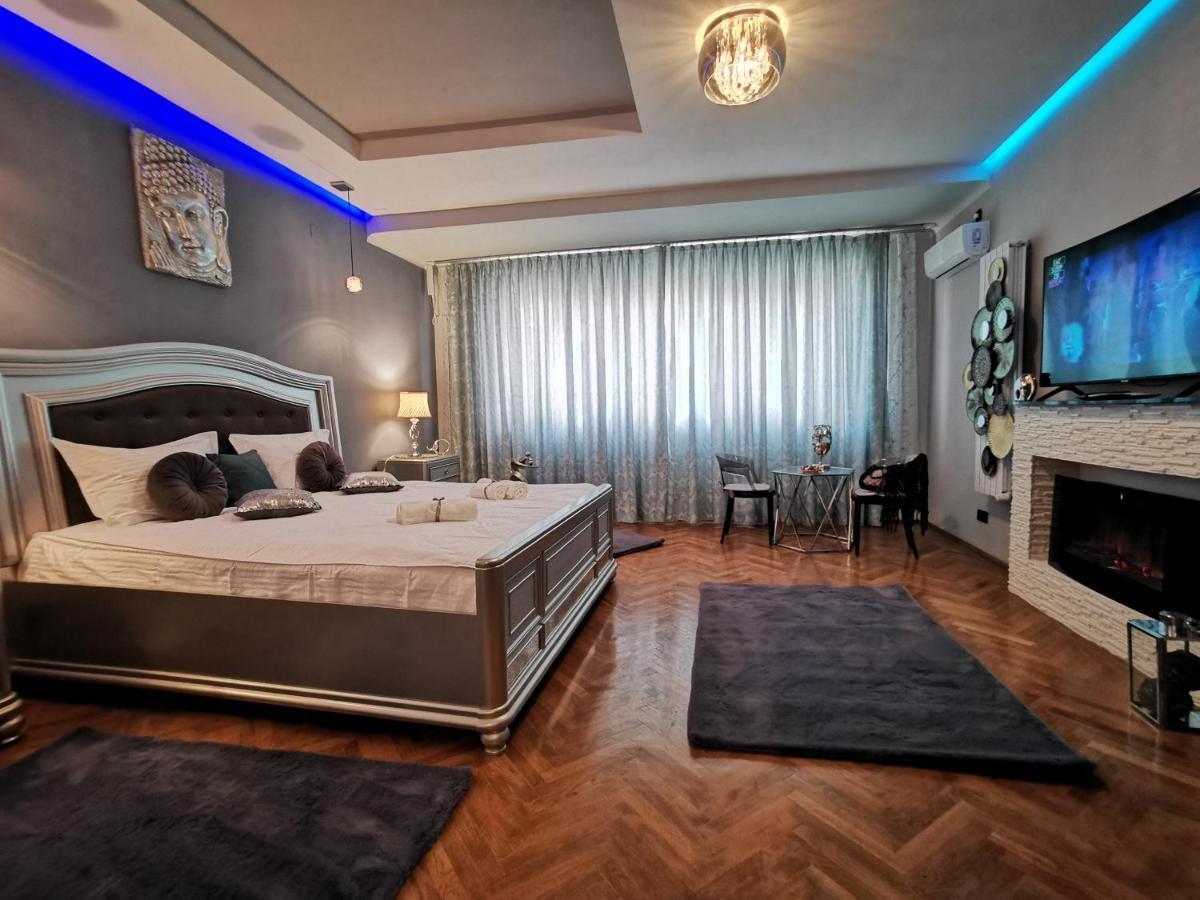 Crystal Central Apartment Braşov Esterno foto