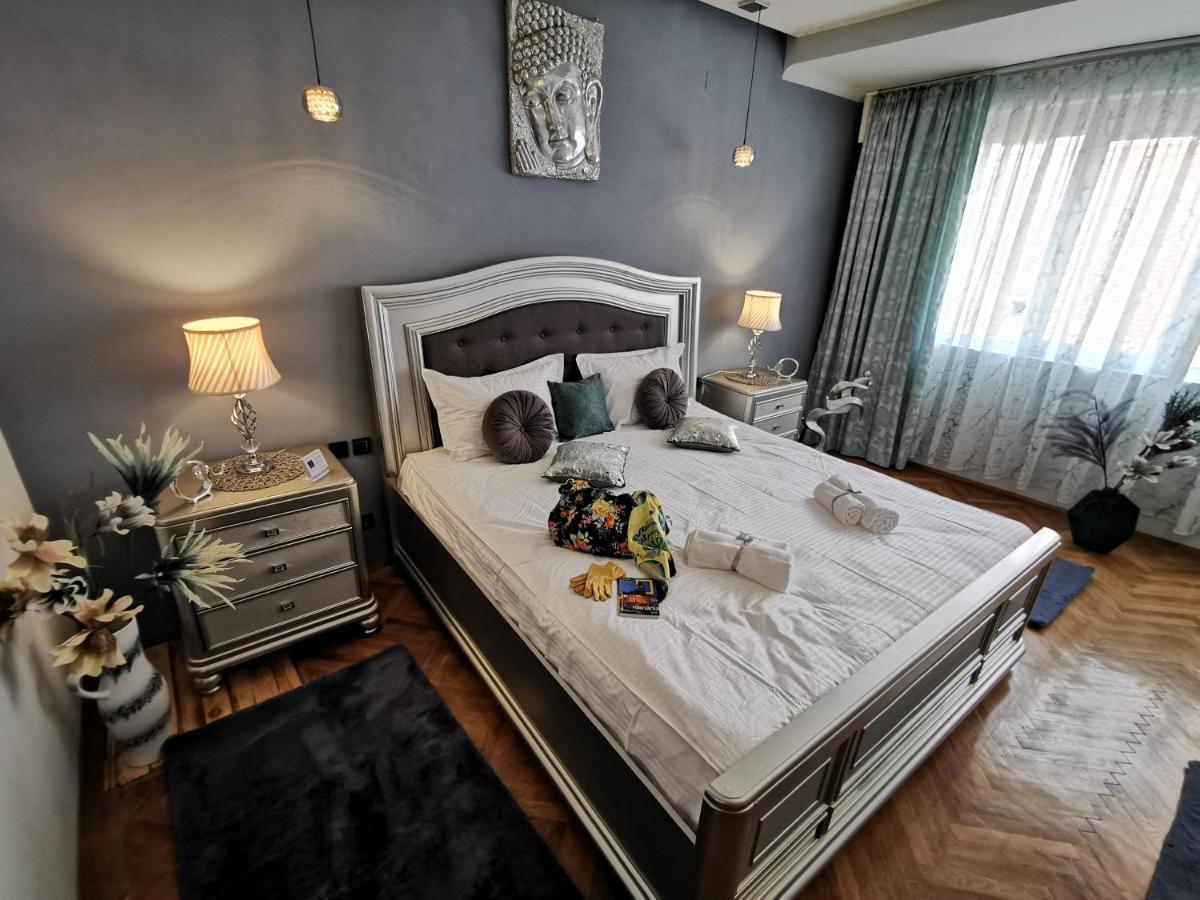 Crystal Central Apartment Braşov Esterno foto