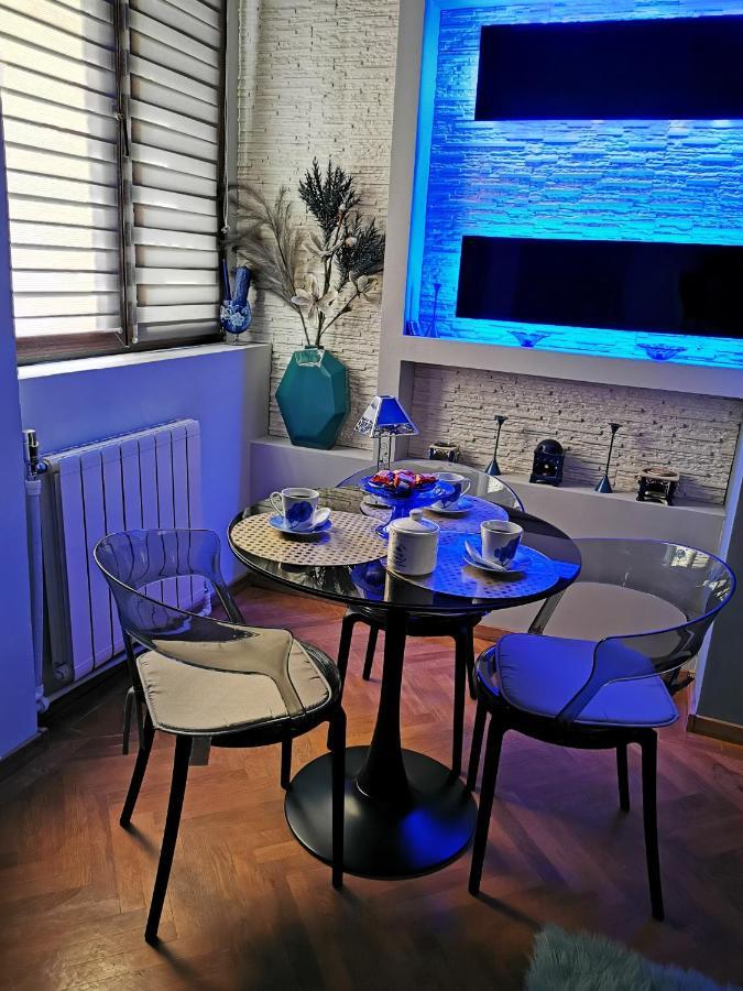 Crystal Central Apartment Braşov Esterno foto