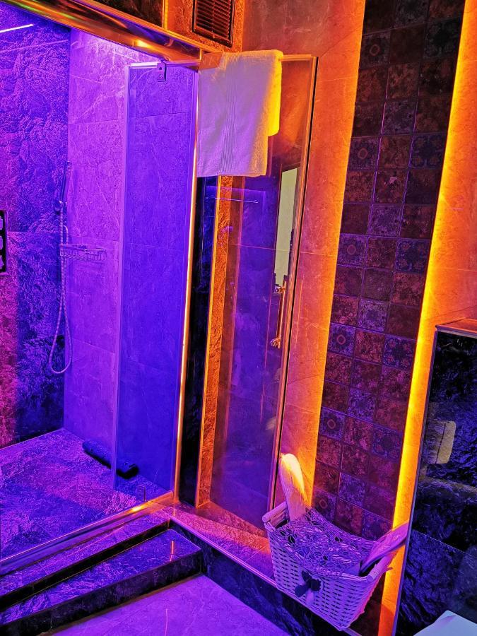 Crystal Central Apartment Braşov Esterno foto