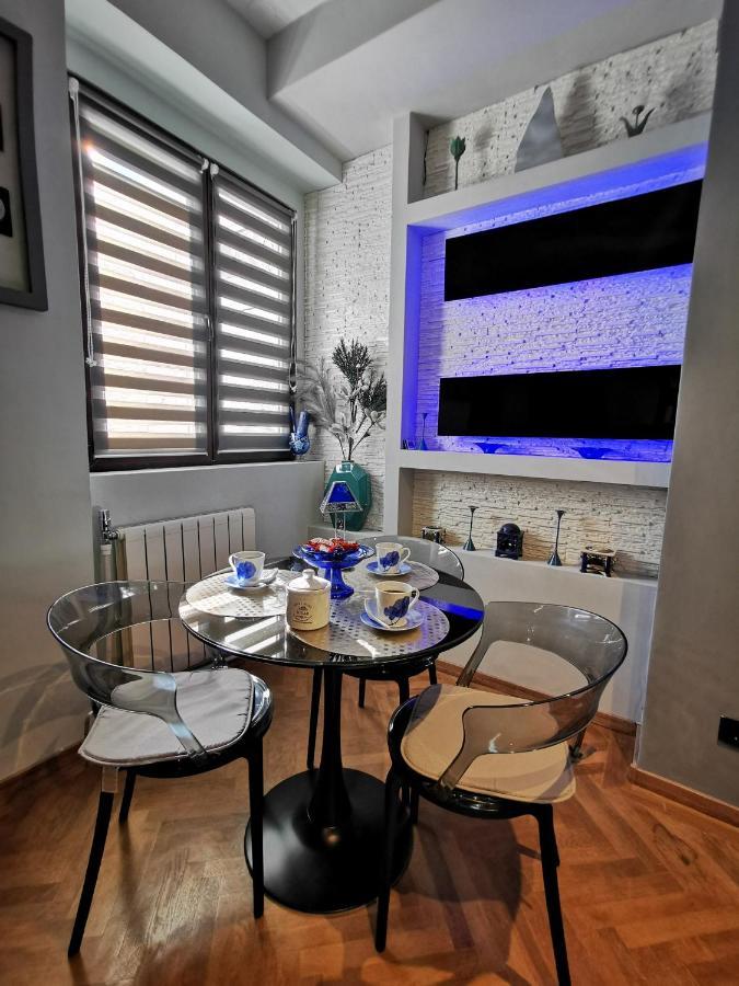 Crystal Central Apartment Braşov Esterno foto