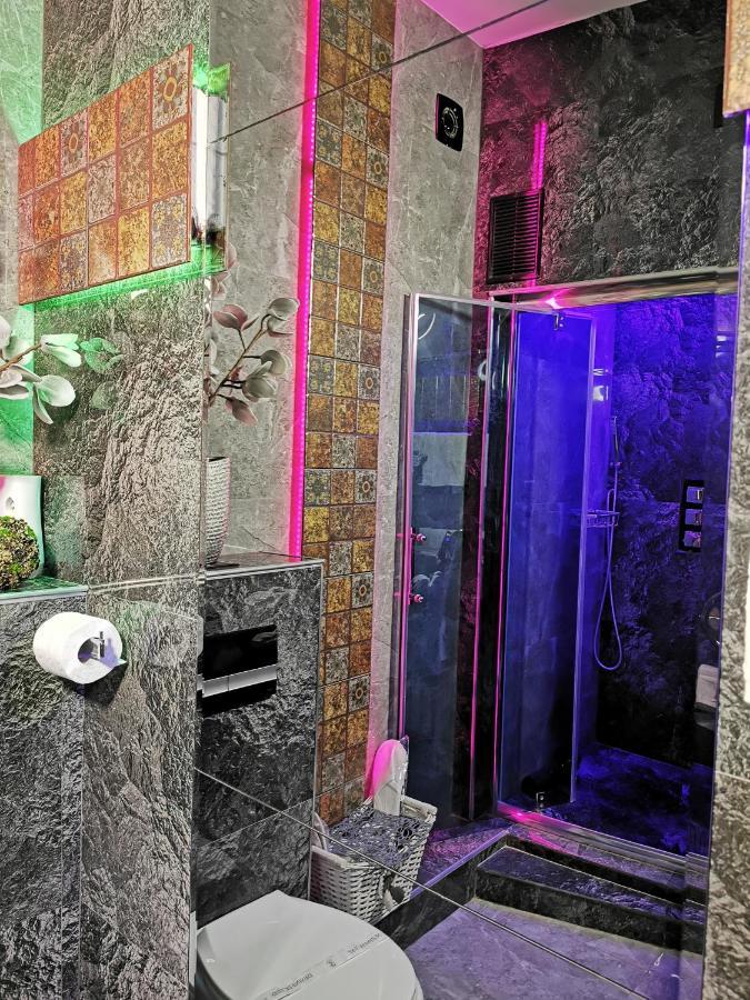 Crystal Central Apartment Braşov Esterno foto